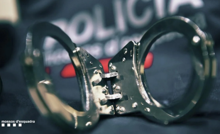 Detinguts dos homes per l'apunyalament mortal d'un jove a Olot