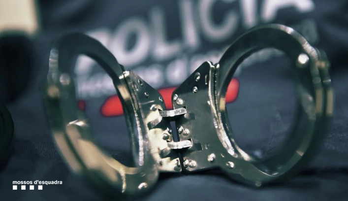 Detinguts dos homes per l'apunyalament mortal d'un jove a Olot