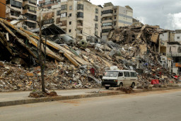 Castellví exige el fin de los ataques en Oriente Medio y defiende la paz y el derecho internacional