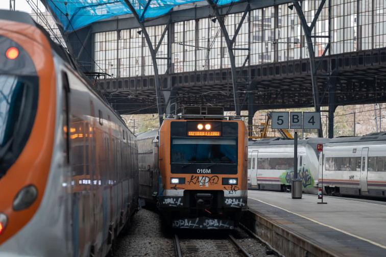 L'R11 entre Flaçà i Figueres reobre després del xoc d'un tren amb un arbre caigut