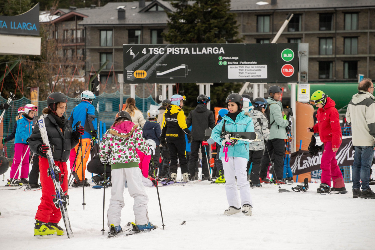EuropaPress 4857740 varias personas acudido estacion molina diciembre 2022 girona cataluna