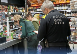 Un operativo policial a establecimientos en Gavà detecta irregularidades: hasta 20.000 euros de multa