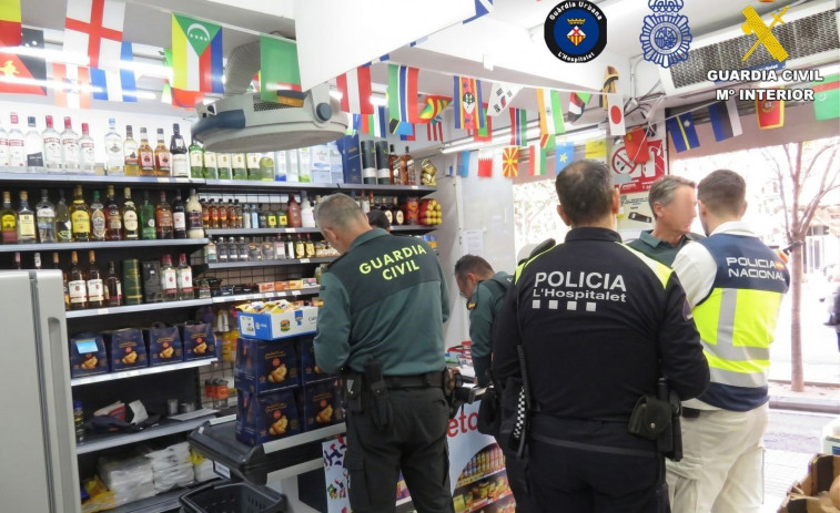 La Guàrdia Civil detecta 126 infraccions en 24 supermercats de L'Hospitalet