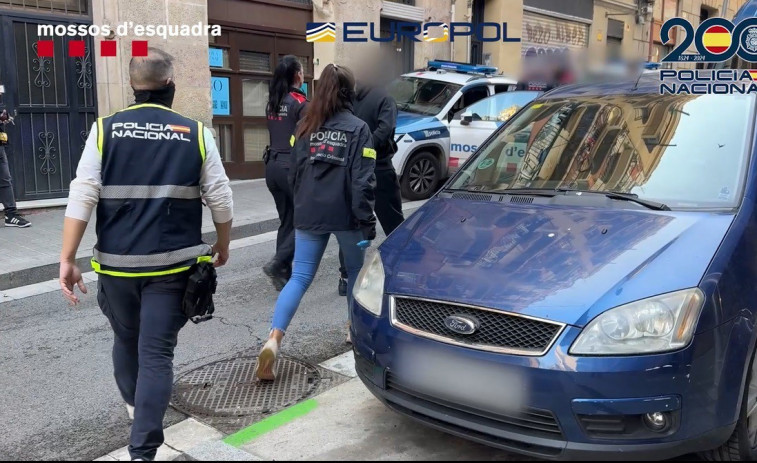 Desarticulada una xarxa internacional de tràfic d'armes i drogues amb 21 detinguts