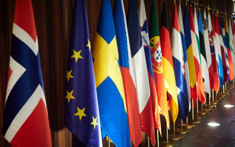 Europa avisa a Espanya: els immigrants regularitzats que intentin establir-se a Europa seran retornats