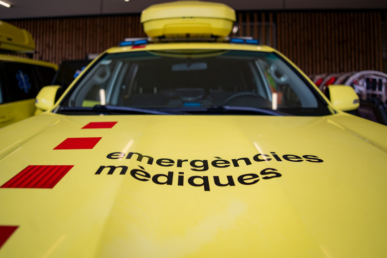 Incendi a l'Hospitalet: un home queda en estat greu pel foc en els baixos d'un edifici