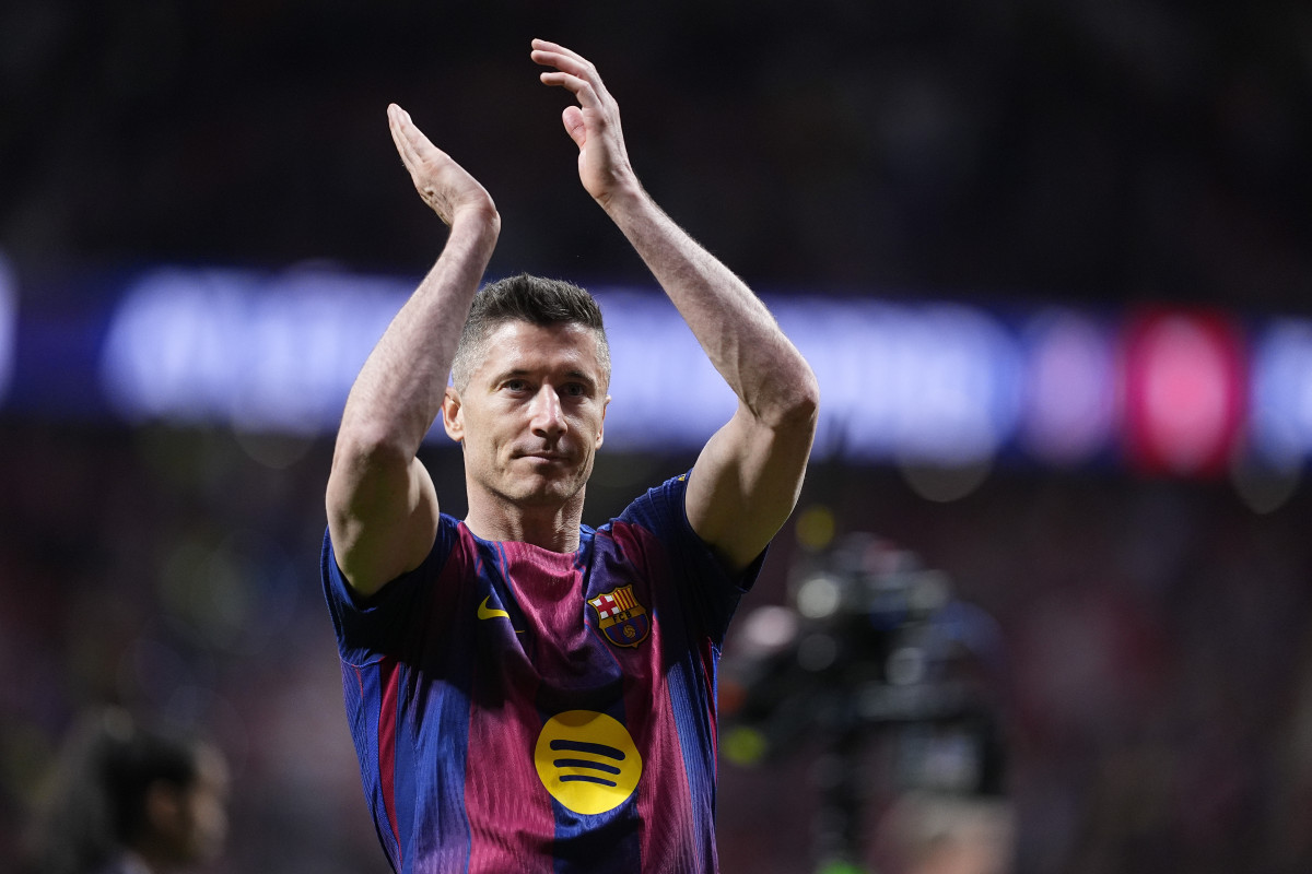 EuropaPress 7416228 robert lewandowski of fc barcelona celebrates the victory during the