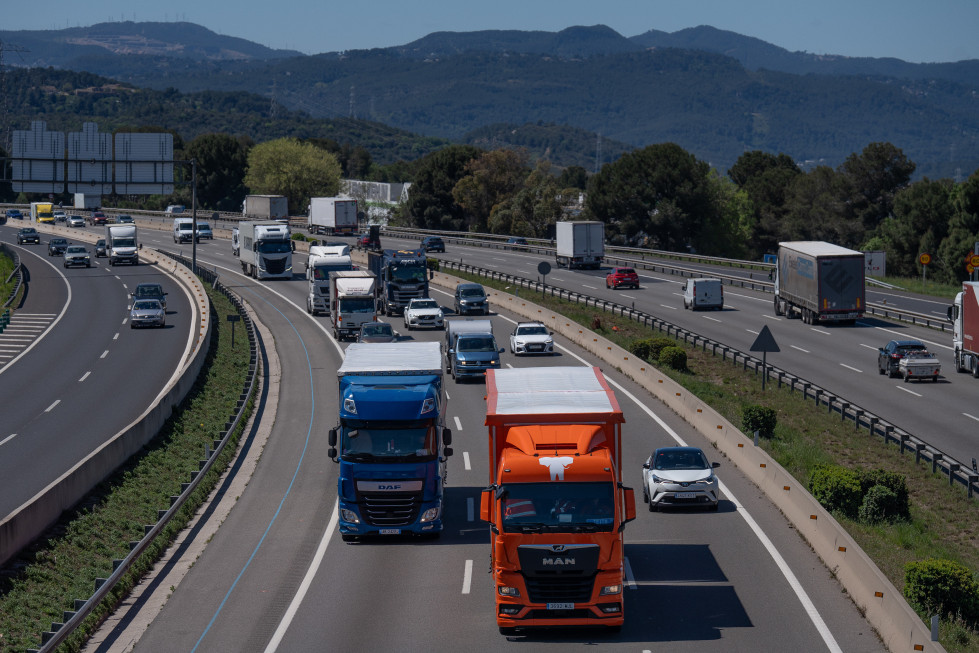 EuropaPress 6651426 trafico operacion salida semana santa ap 7 17 abril 2025 sant cugat