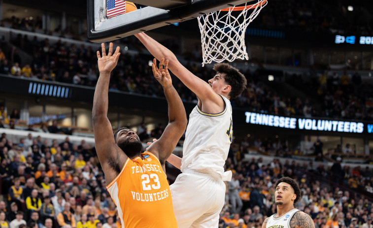 El gegant espanyol de 2,21 metres que ha fet història en el bàsquet estatunidenc