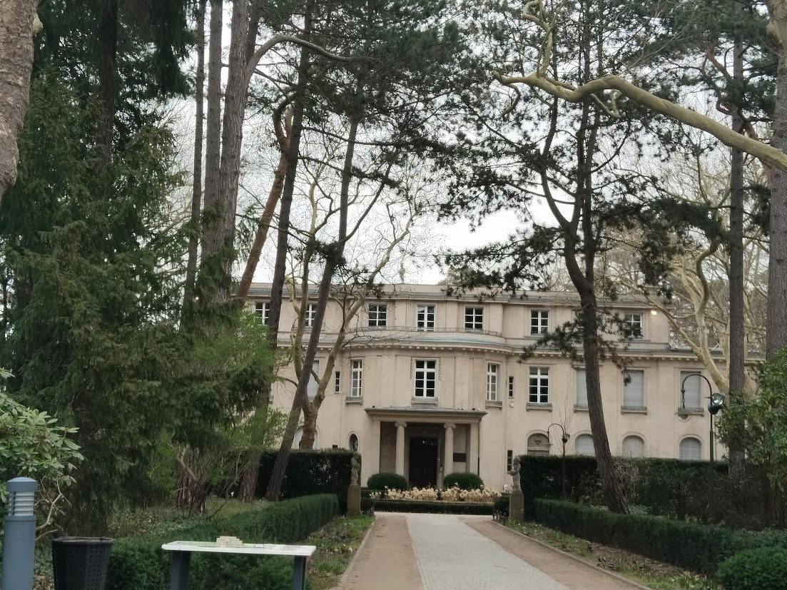 El hotelito donde se celebró la conferencia de 1942