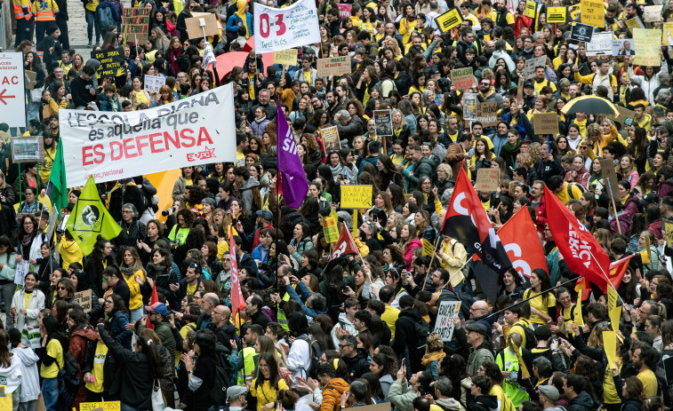 Pols en l'educació catalana: Niubó defensa l'acord mentre USTEC amenaça amb 