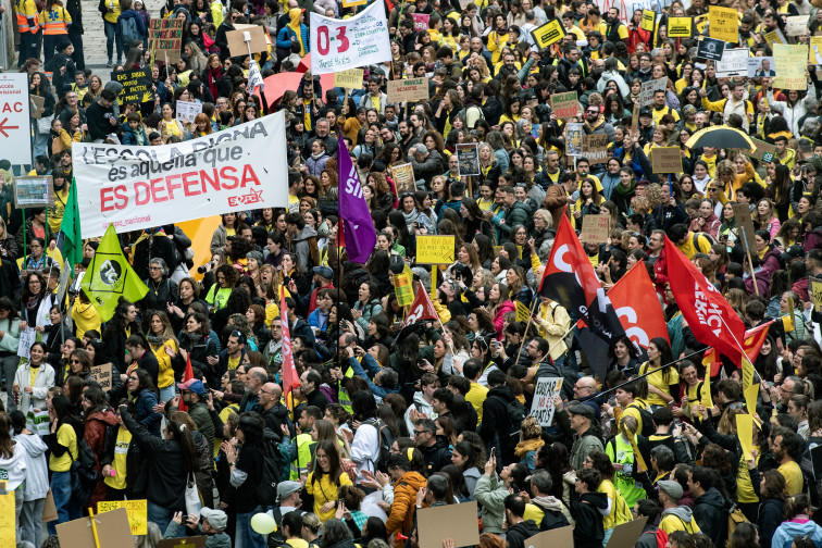Pols en l'educació catalana: Niubó defensa l'acord mentre USTEC amenaça amb 