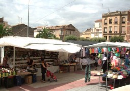 Olesa abre convocatoria para adjudicar cuatro paradas vacantes en el mercado ambulante