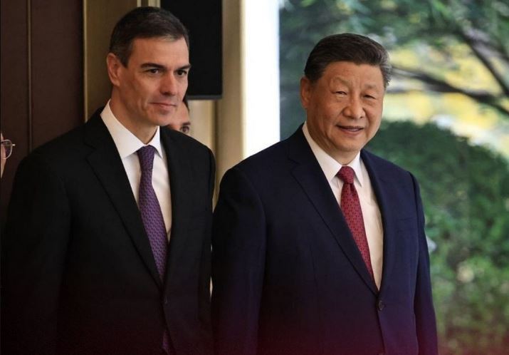 Sánchez aterra a Pequín per a obrir una agenda clau amb Xi Jinping i reforçar la relació amb la Xina