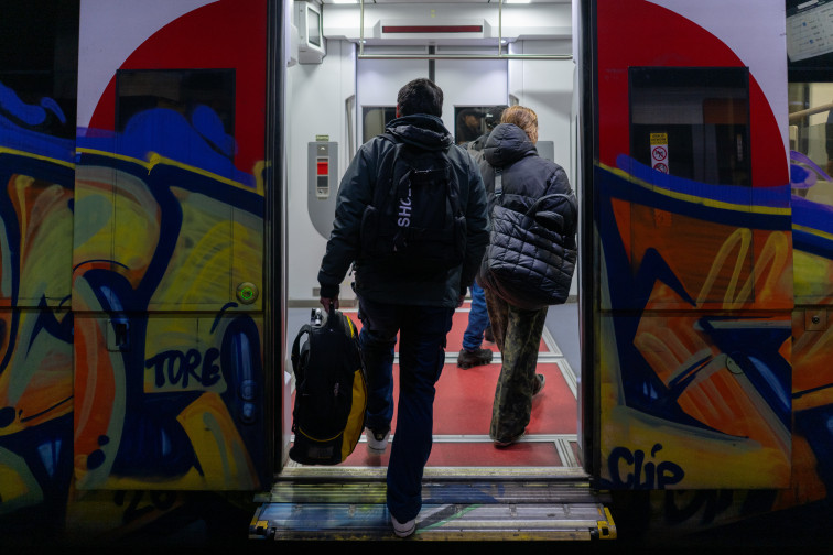 El Govern impulsa multes de fins a 900.000 euros pels actes vandàlics que afectin els trens en servei