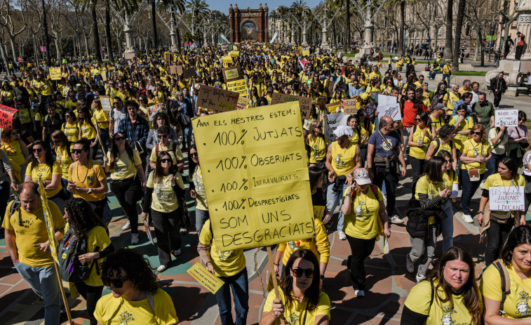 USTEC torna a la càrrega: els docents catalans debaten si anar a la vaga indefinida
