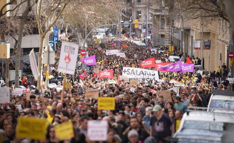L'educació catalana suma un altre incendi: les direccions de Barcelona amenacen amb una dimissió en bloc