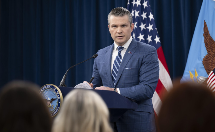 Els Estats Units pren el control de l'estret d'Ormuz i força a fer mitja volta a 13 vaixells