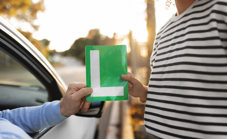Col·lapse històric en el permís de conduir: 85.000 alumnes atrapats en les llistes d'espera de Catalunya