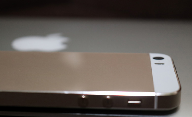 Detingut un professor en Santa Coloma per tenir i difondre més de 100.000 arxius de pornografia infantil