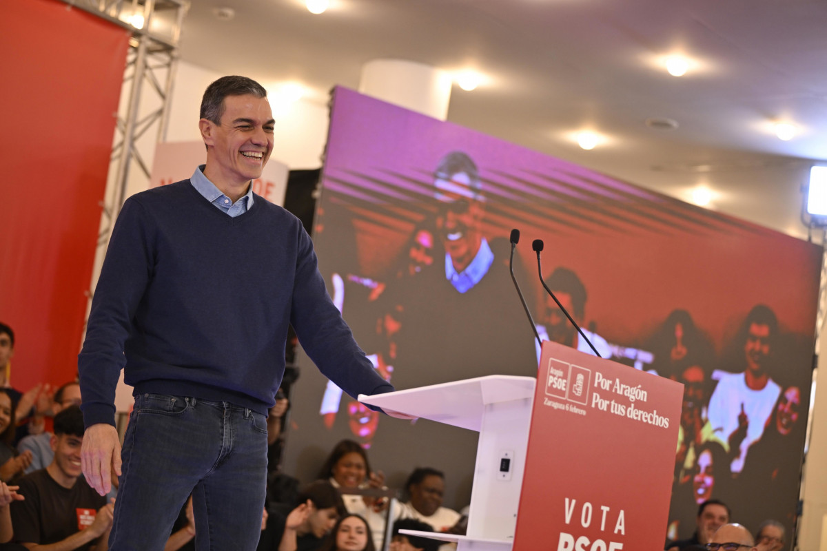 Archivo - El secretario general del PSOE y presidente del Gobierno, Pedro Sánchez, en un acto electoral del PSOE en Aragón