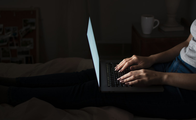 Querella criminal contra TikTok: una moderadora de Barcelona demanda a la plataforma per seqüeles psicològiques