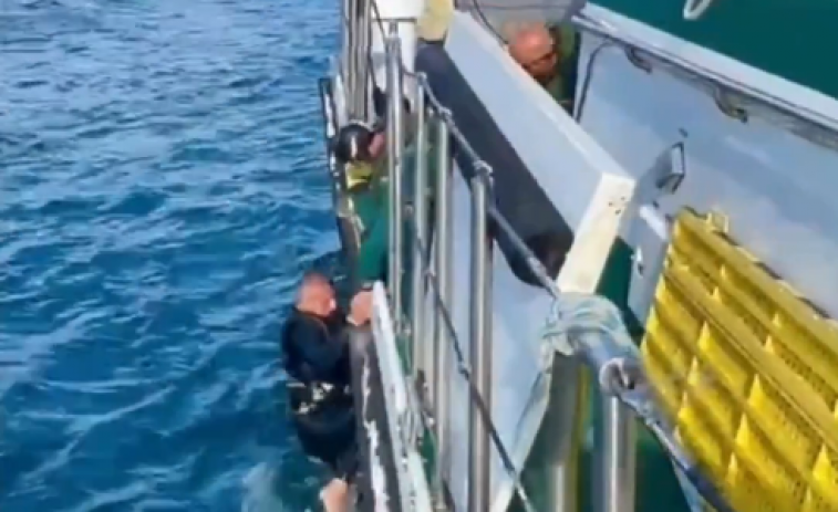 VÍDEO | Rescat extrem enfront de la costa de Barcelona: un kitesurfista sobreviu després d'una hora a la deriva