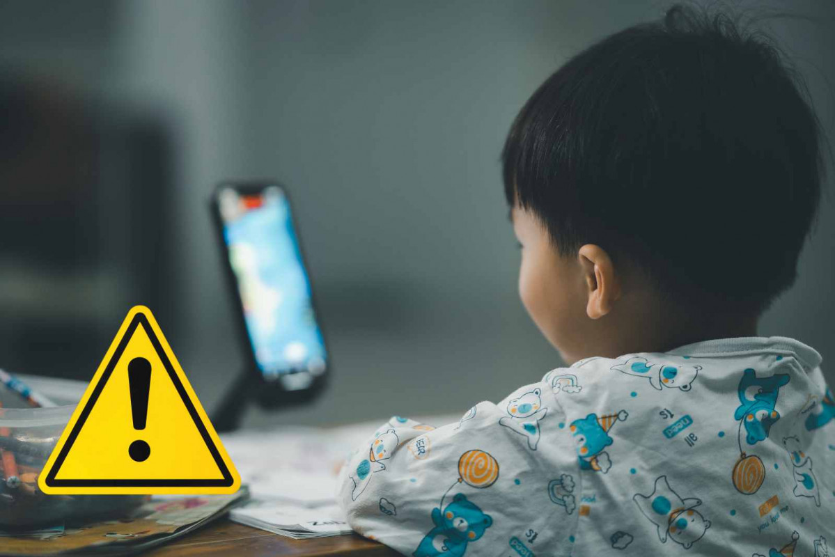 Niños, pantallas   CANVA