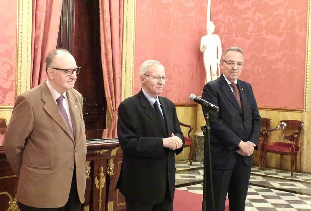 Moderat optimisme entre els empresaris catalans per a l'economia en 2017