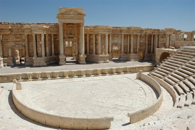 Estat Islàmic destrossa l'històric arc quadrifront de Palmira