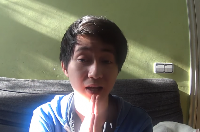 Així es justifica el 'youtuber' que va donar galetes amb pasta de dents a un indigent