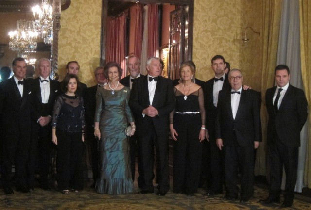 La Reina Sofia rep la Medalla d'Or del Cercle del Liceu