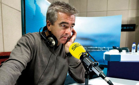 Carles Francino rep l'alta hospitalària després de superar el coronavirus