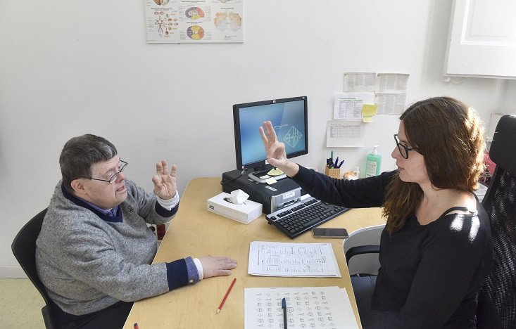 Neix el primer estudi per a la detecció precoç de l’Alzheimer en persones amb síndrome de Down