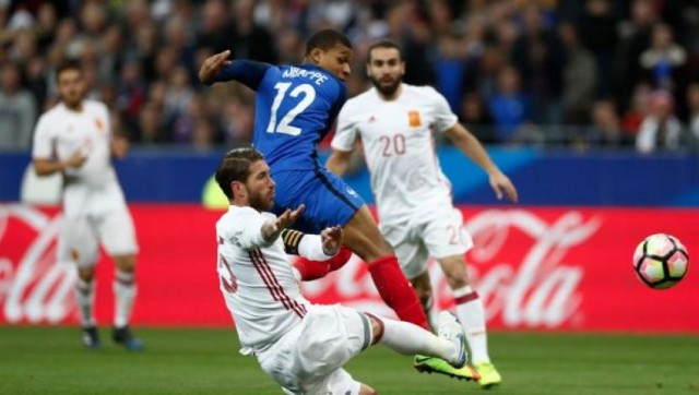 Espanya guanya a França a domicili