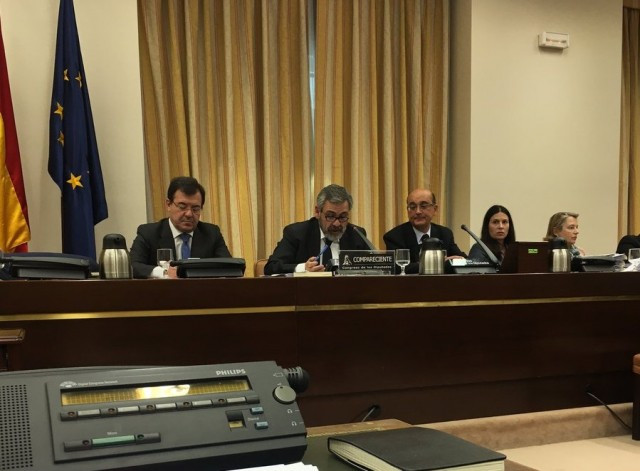 Rufián aconsegueix enfadar a tots els seus companys de la comissió d'investigació
