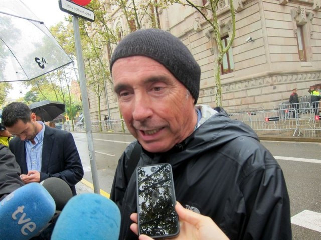 El vi de Lluís Llach rebaixa beneficis