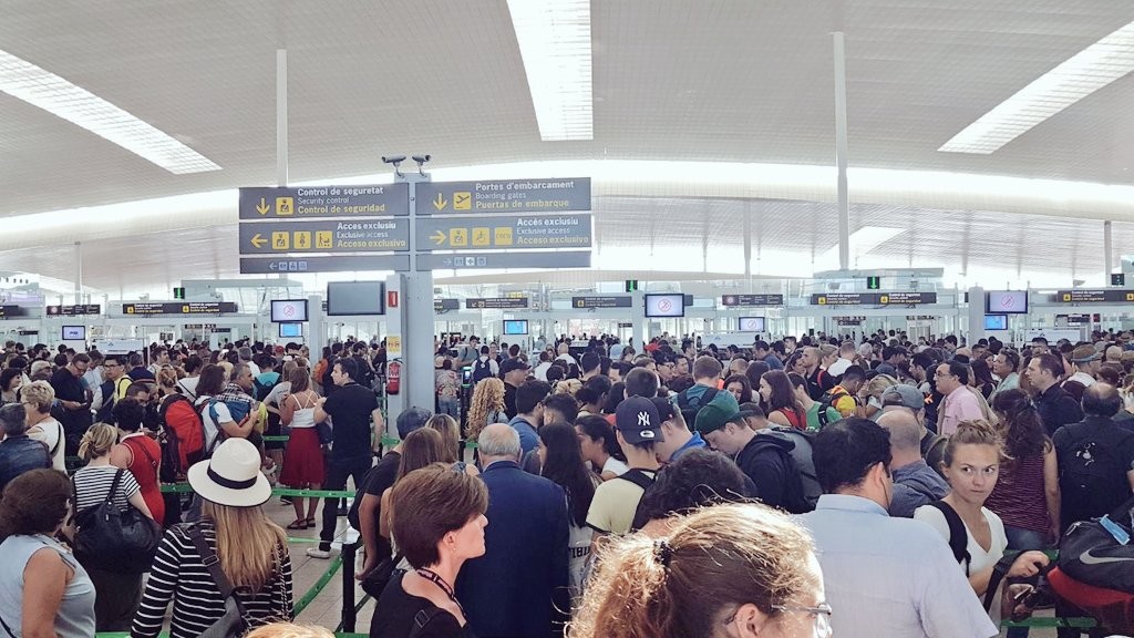 Cues Control Aeroport del Prat Barcelona