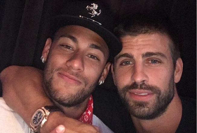 El cu00e9lebre selfie de Piquu00e9 'Neymar es queda'