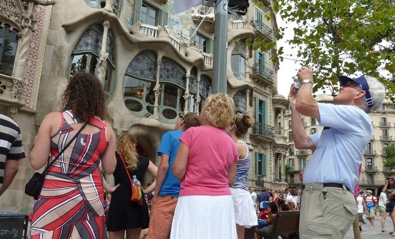 Turistes barcelona gaudi