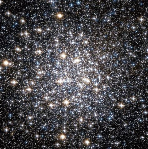 M10, imatge del telescopi espacial Hubble