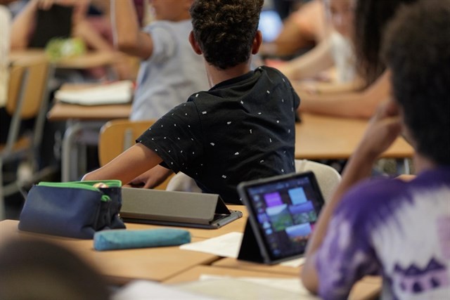 Aula educació castellà catalunya llengua vehicular pacte educatiu