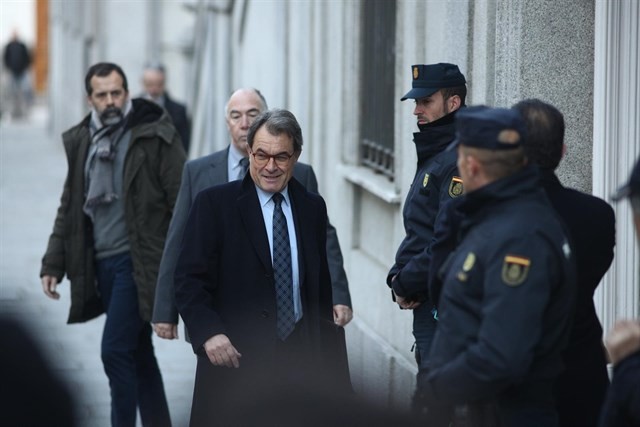 Artur Mas arriba al TS