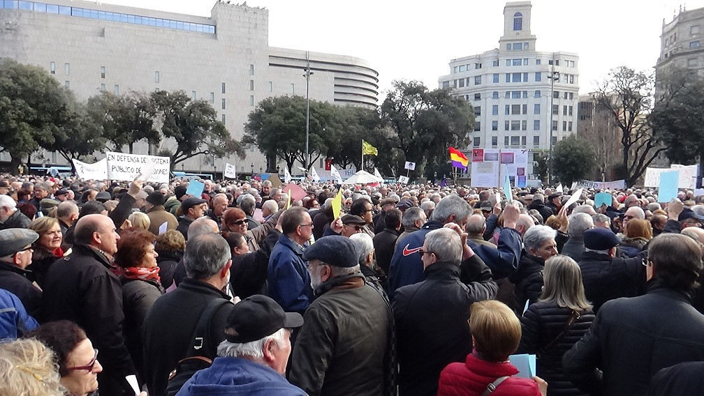 Marea pensionista plaça Catalunya 2