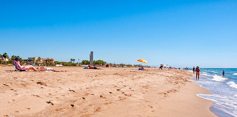 Platja la pineda Castelldefels