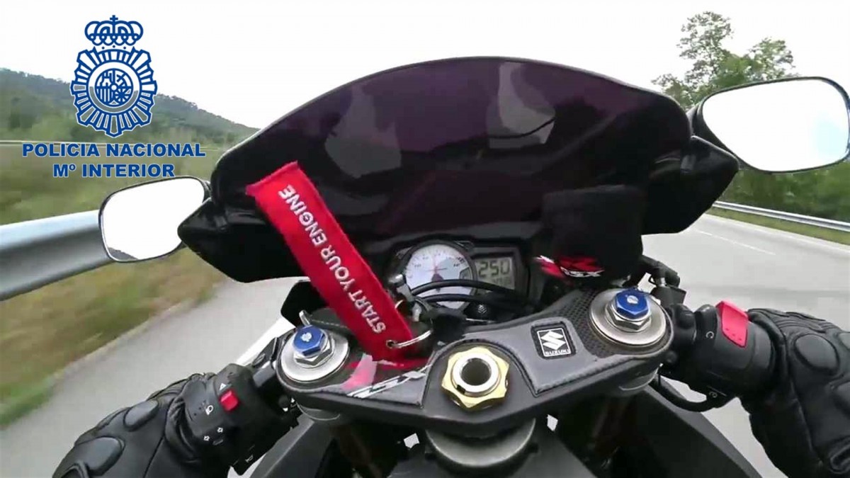 Motorista velocitat policia detingut