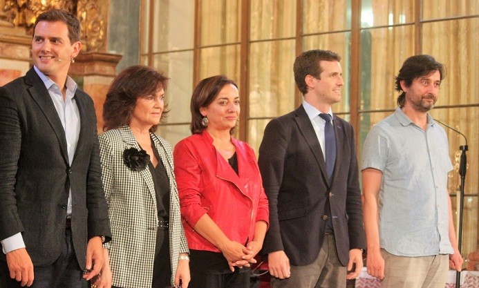 Aniversari constituciu00f3n 27.092.018