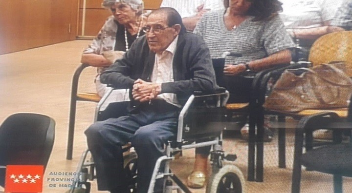 El doctor Vela a la segona sesiu00f3n del judici de bebu00e9s robats
