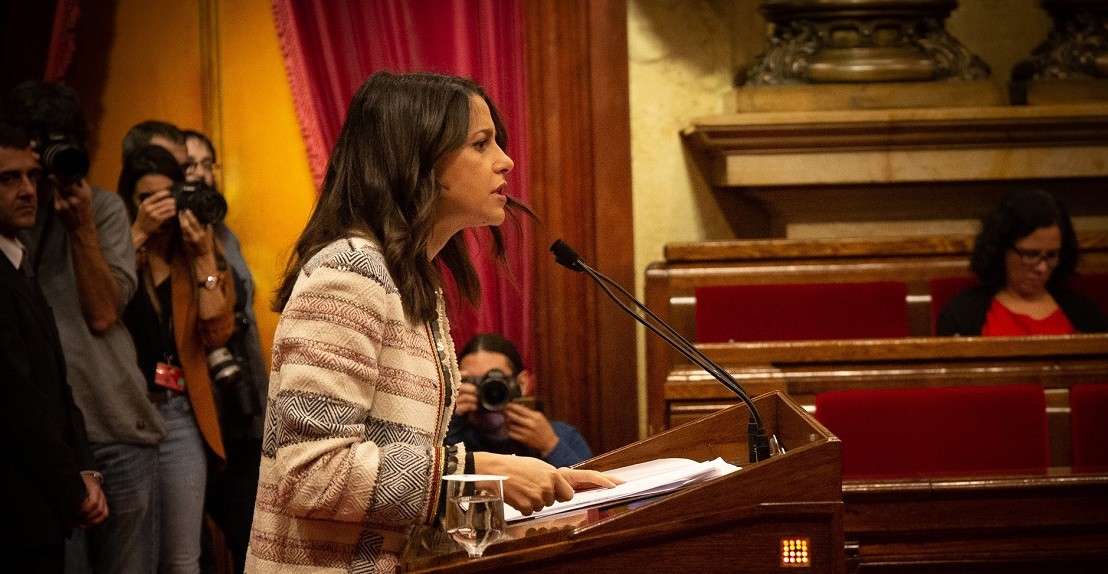Inu00e9s Acostades en el Ple del Parlament novembre 2018