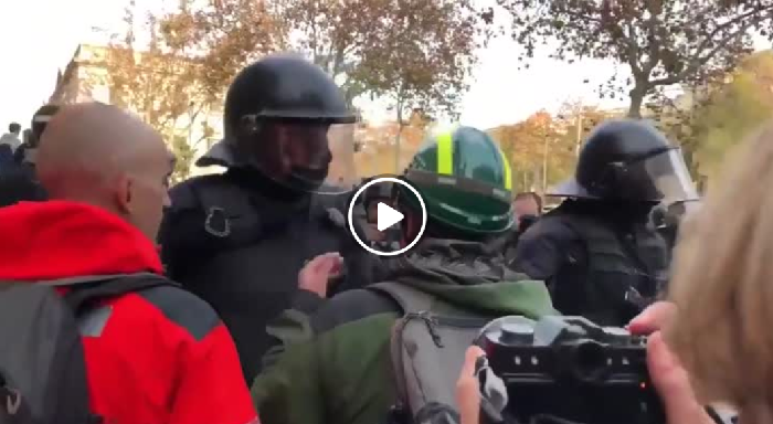 Mosso la república no existeix idiota